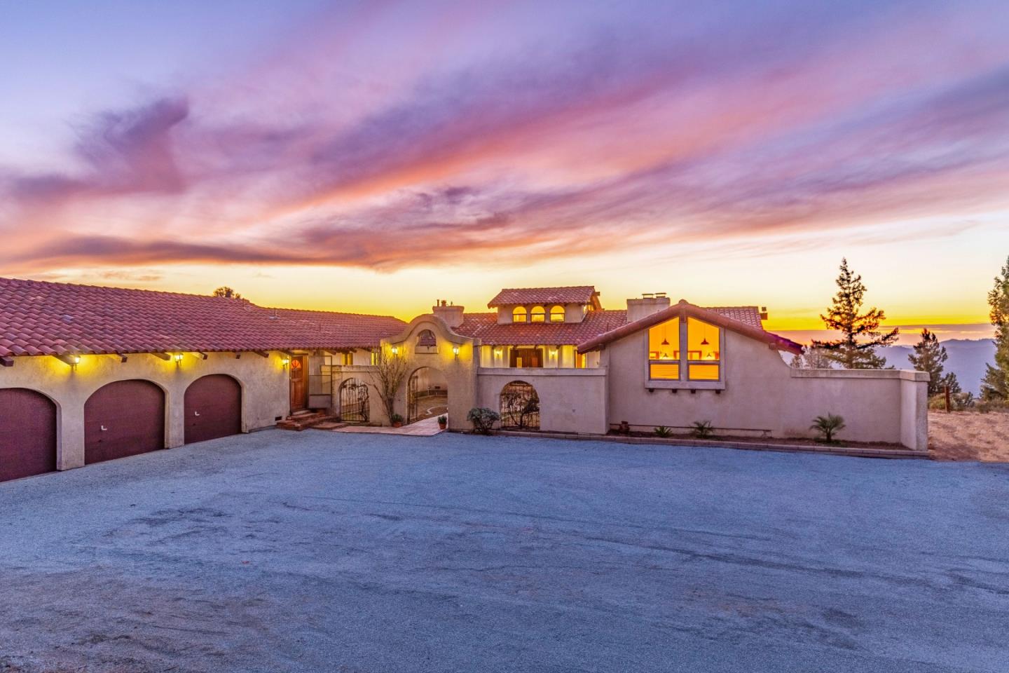 Detail Gallery Image 4 of 64 For 16420 Soda Springs Rd, Los Gatos,  CA 95033 - 5 Beds | 2/1 Baths