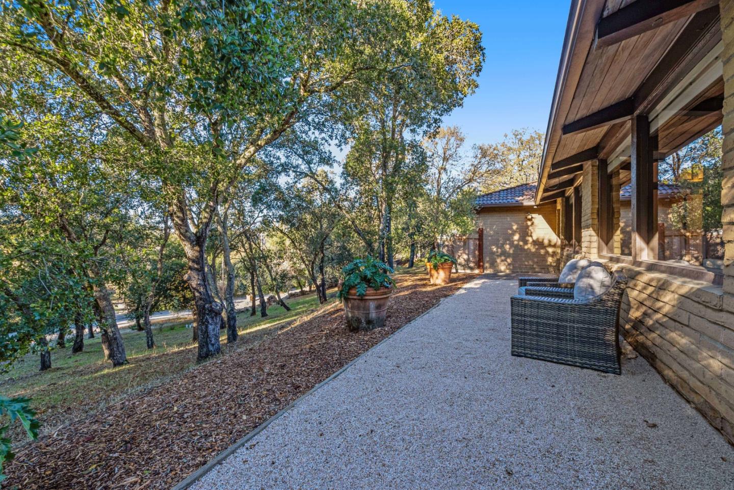 Detail Gallery Image 16 of 17 For 150 Grove Dr, Portola Valley,  CA 94028 - 4 Beds | 2/1 Baths