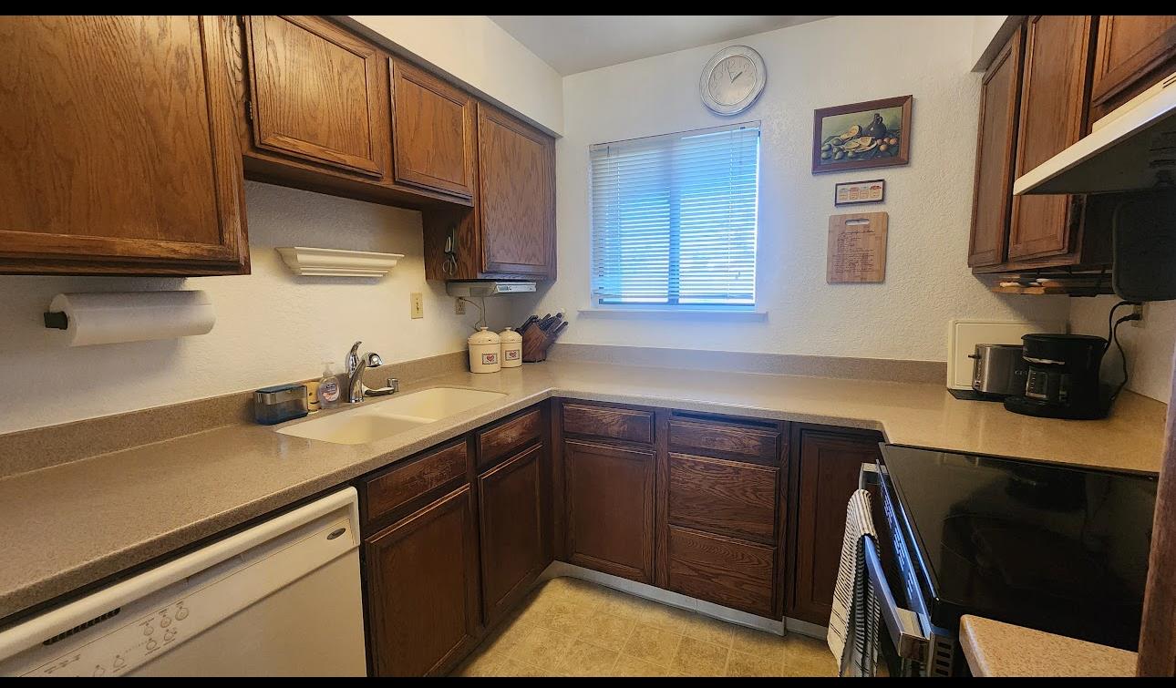 Detail Gallery Image 1 of 20 For 1021 Polk St #7,  Salinas,  CA 93906 - 3 Beds | 2/1 Baths