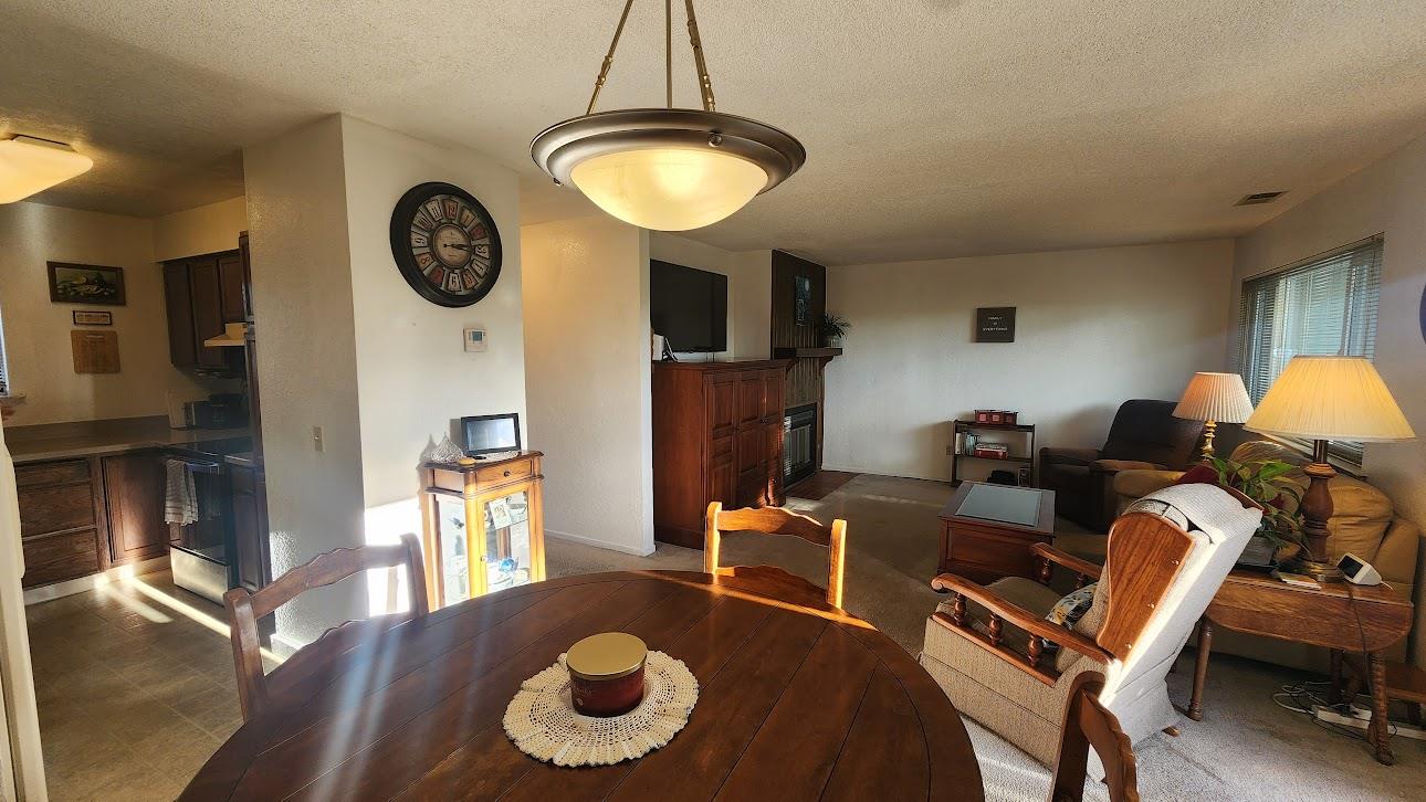 Detail Gallery Image 11 of 20 For 1021 Polk St #7,  Salinas,  CA 93906 - 3 Beds | 2/1 Baths