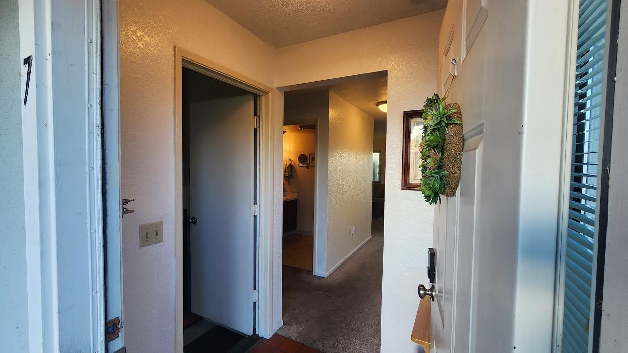 Detail Gallery Image 8 of 20 For 1021 Polk St #7,  Salinas,  CA 93906 - 3 Beds | 2/1 Baths