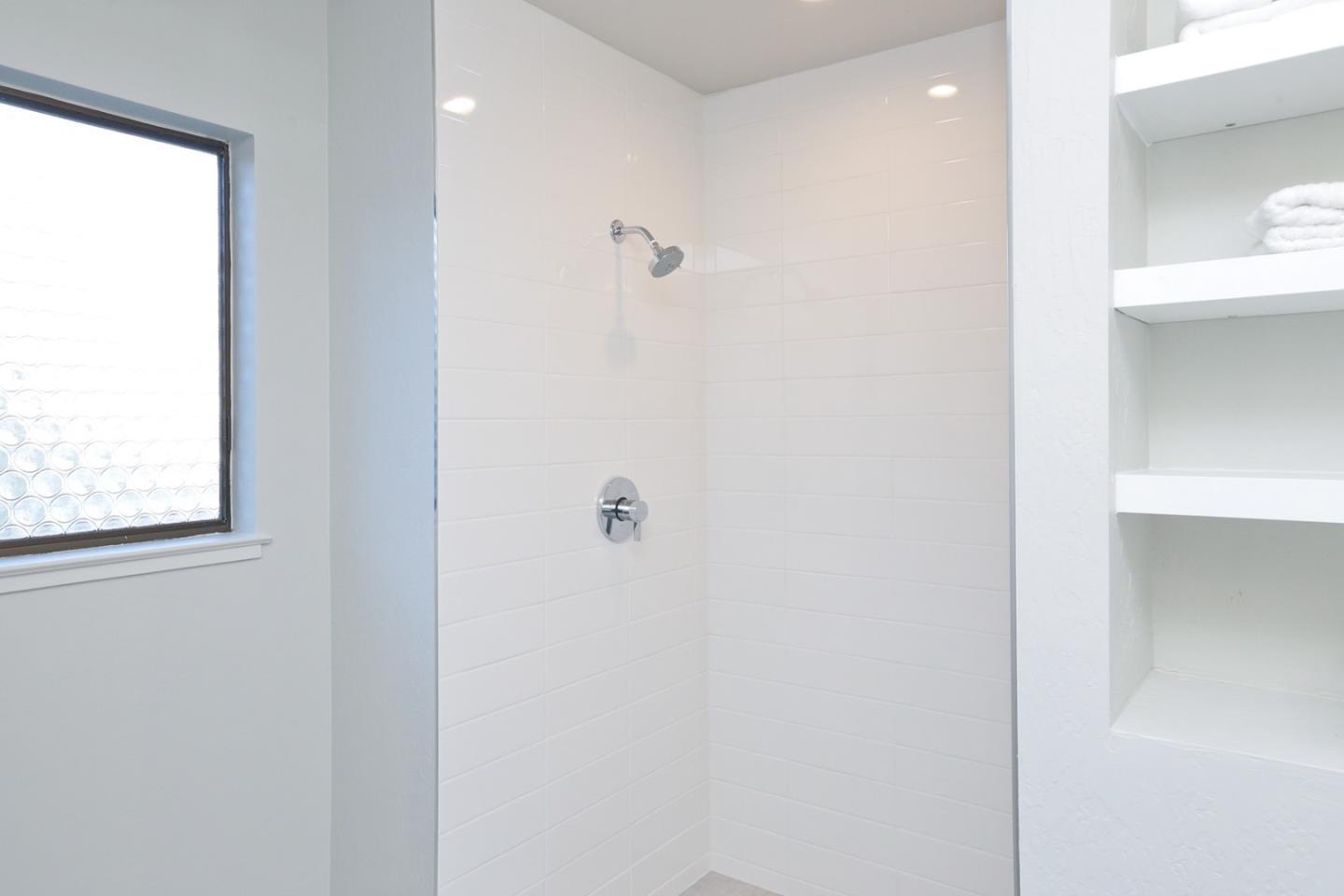 Detail Gallery Image 17 of 21 For 320 Poe St, Palo Alto,  CA 94301 - 2 Beds | 2/1 Baths