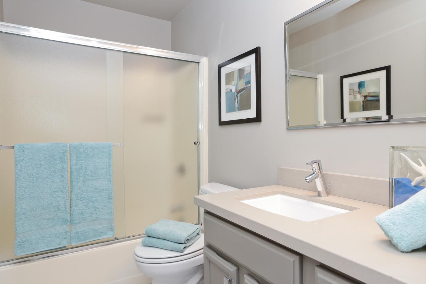 Detail Gallery Image 19 of 21 For 320 Poe St, Palo Alto,  CA 94301 - 2 Beds | 2/1 Baths