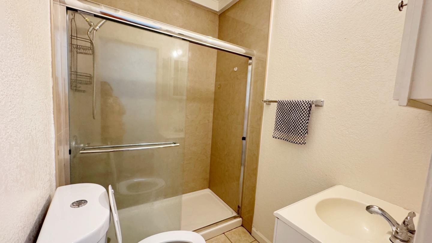 Detail Gallery Image 16 of 32 For 443 N 12th St, San Jose,  CA 95112 - 3 Beds | 2/1 Baths