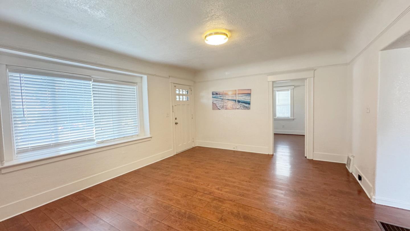 Detail Gallery Image 5 of 32 For 443 N 12th St, San Jose,  CA 95112 - 3 Beds | 2/1 Baths