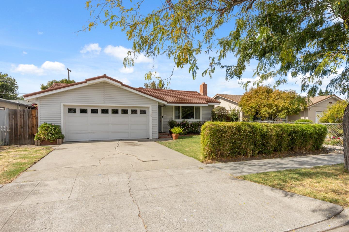 Detail Gallery Image 3 of 47 For 795 Cotton Tail Ave, San Jose,  CA 95116 - 4 Beds | 2 Baths