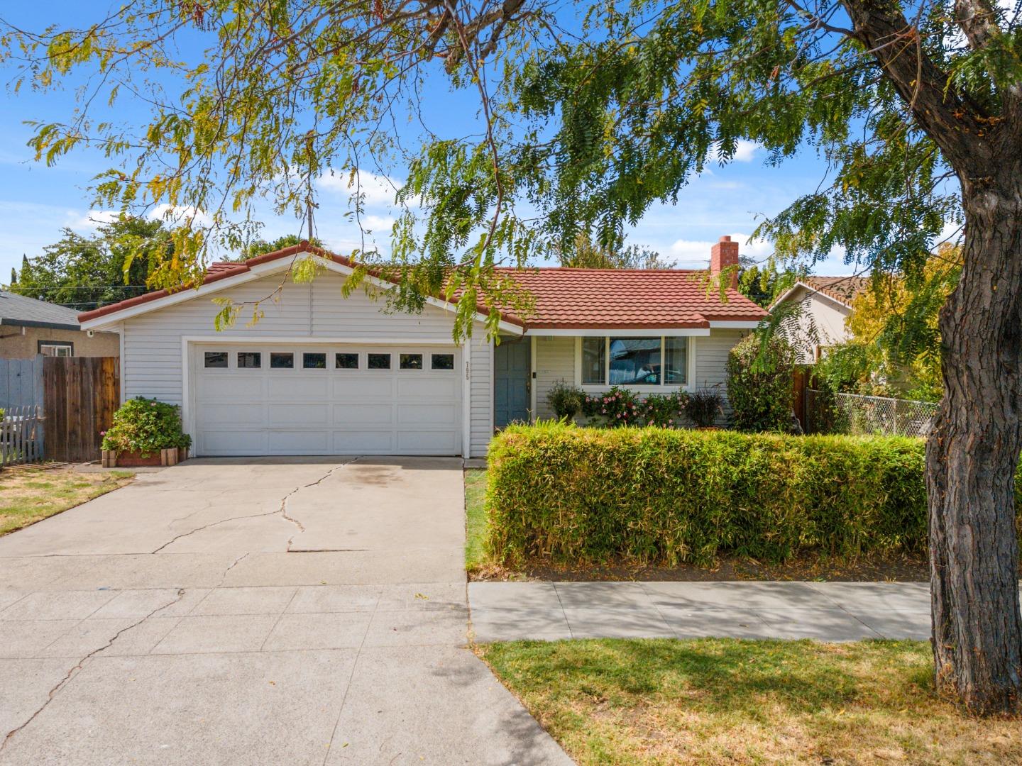 Detail Gallery Image 4 of 47 For 795 Cotton Tail Ave, San Jose,  CA 95116 - 4 Beds | 2 Baths