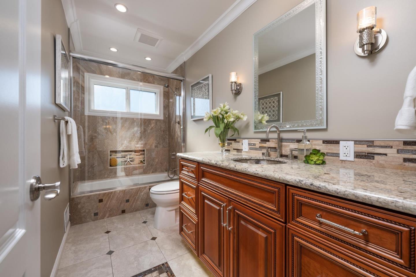 Detail Gallery Image 21 of 55 For 1318 Crestview Dr, San Carlos,  CA 94070 - 3 Beds | 2 Baths