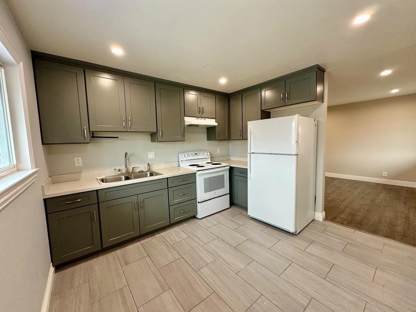 Detail Gallery Image 10 of 17 For 164 Echo Ave #4,  Campbell,  CA 95008 - 2 Beds | 1 Baths