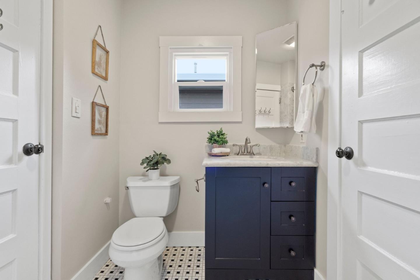 Detail Gallery Image 26 of 49 For 915 E 5th Ave, San Mateo,  CA 94402 - 3 Beds | 2/1 Baths