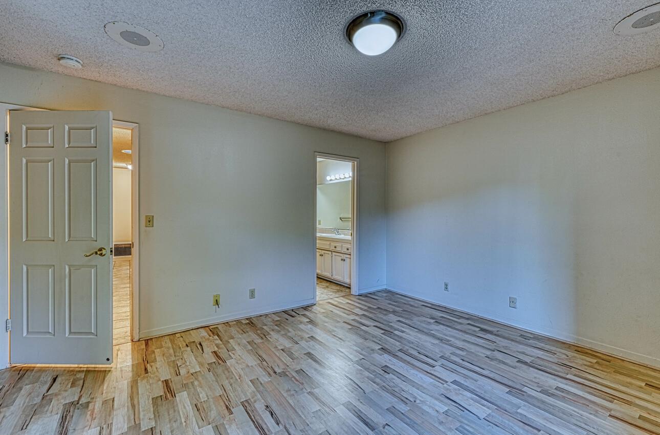 Detail Gallery Image 21 of 29 For 142 Nissen Rd #4,  Salinas,  CA 93901 - 2 Beds | 2 Baths