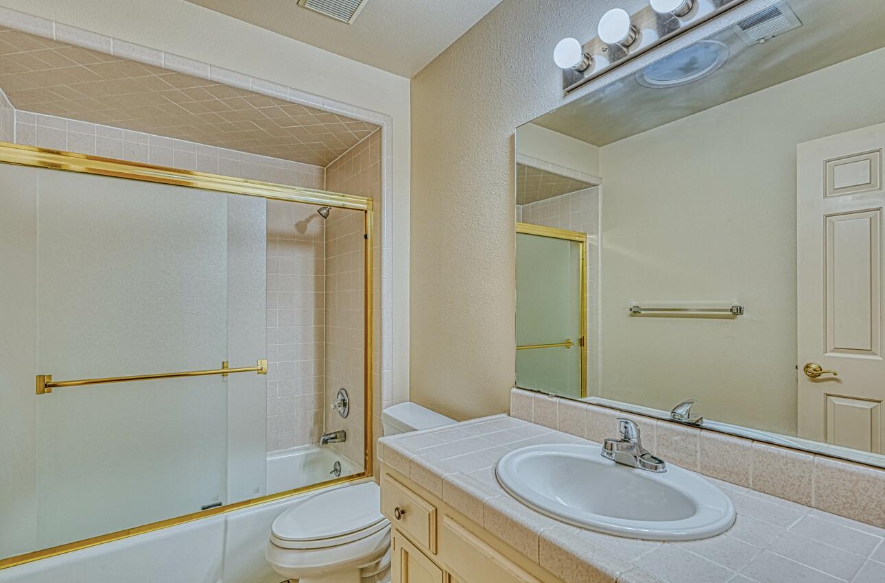 Detail Gallery Image 25 of 29 For 142 Nissen Rd #4,  Salinas,  CA 93901 - 2 Beds | 2 Baths