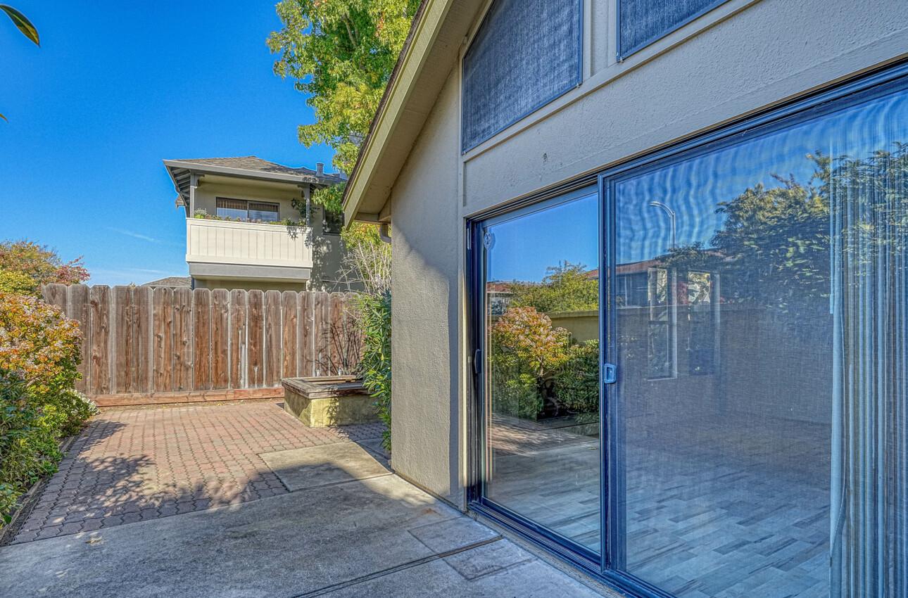 Detail Gallery Image 6 of 29 For 142 Nissen Rd #4,  Salinas,  CA 93901 - 2 Beds | 2 Baths