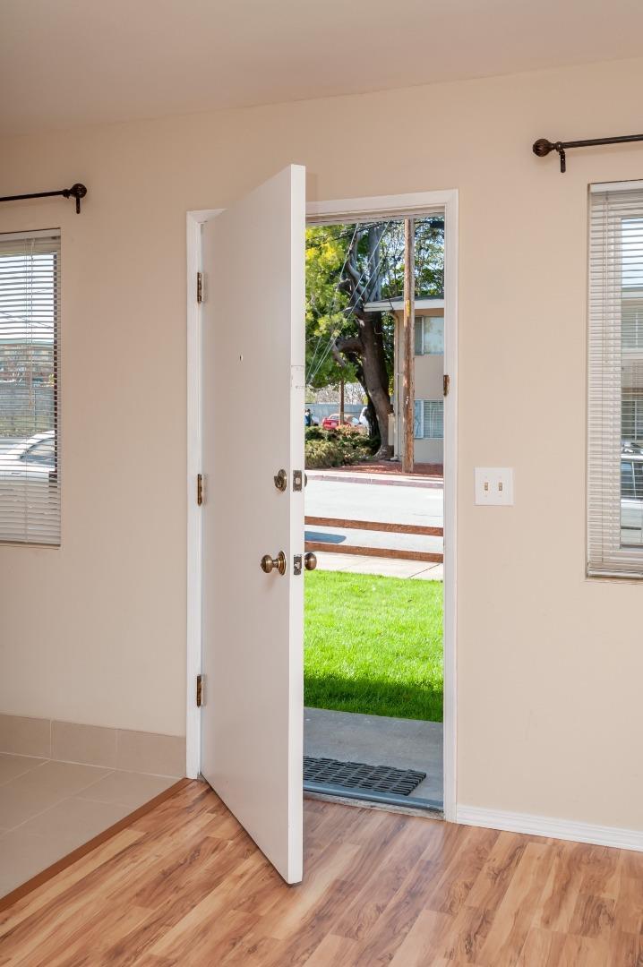 Detail Gallery Image 4 of 16 For 4 E 41st Pl #D,  San Mateo,  CA 94403 - 1 Beds | 1 Baths