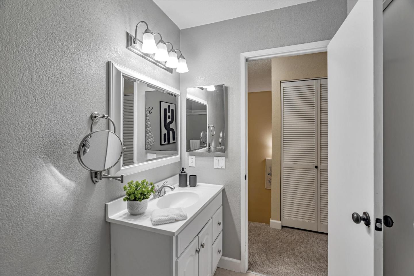 Detail Gallery Image 15 of 26 For 93 Kenbrook Cir, San Jose,  CA 95111 - 2 Beds | 1/1 Baths