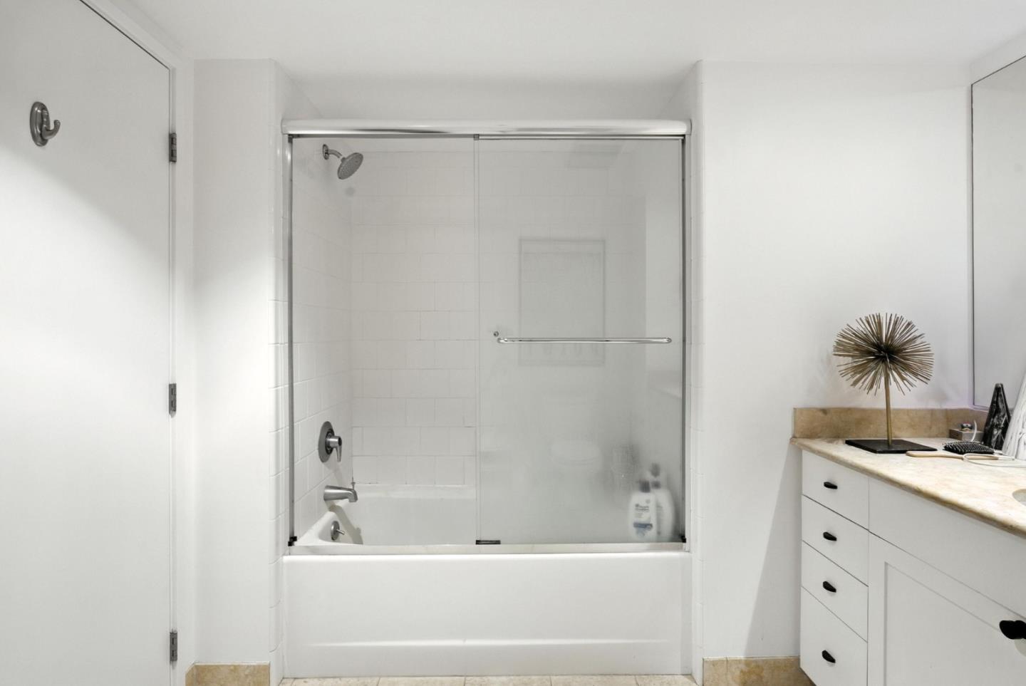 Detail Gallery Image 18 of 62 For 400 Beale St #1413,  San Francisco,  CA 94105 - 1 Beds | 1 Baths