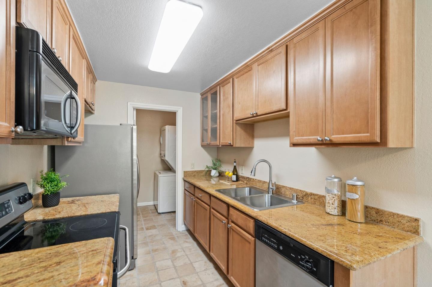 Detail Gallery Image 6 of 37 For 2250 Monroe St #167,  Santa Clara,  CA 95050 - 2 Beds | 1 Baths