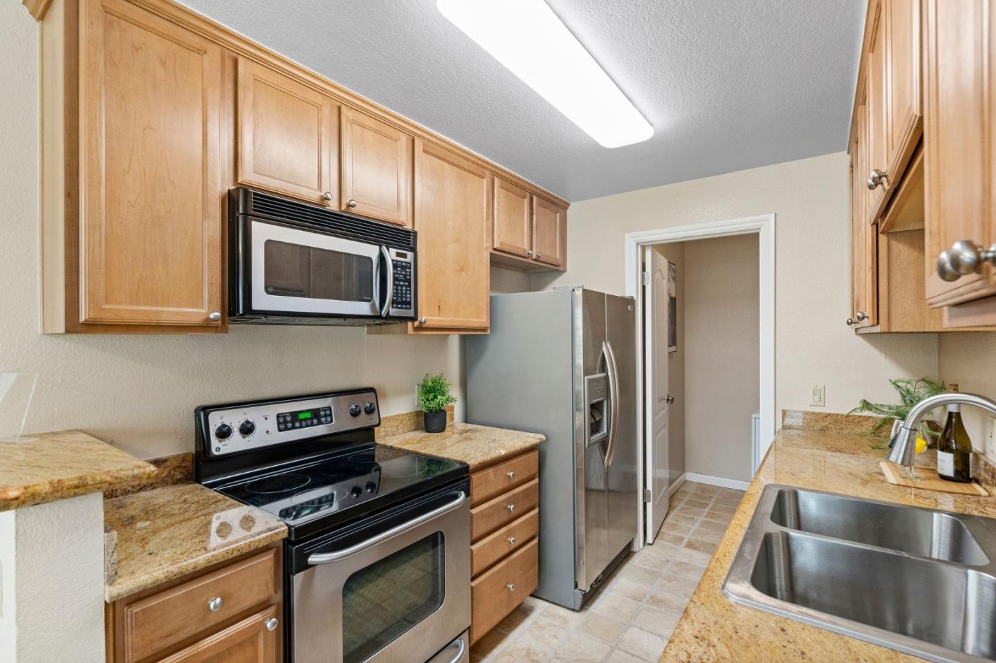 Detail Gallery Image 7 of 37 For 2250 Monroe St #167,  Santa Clara,  CA 95050 - 2 Beds | 1 Baths