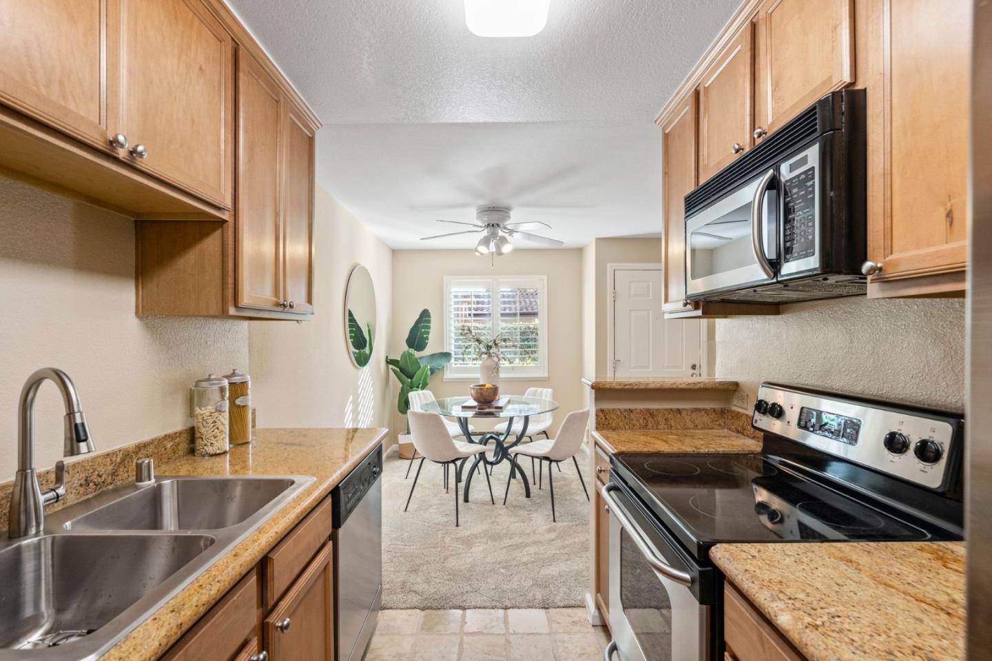 Detail Gallery Image 8 of 37 For 2250 Monroe St #167,  Santa Clara,  CA 95050 - 2 Beds | 1 Baths