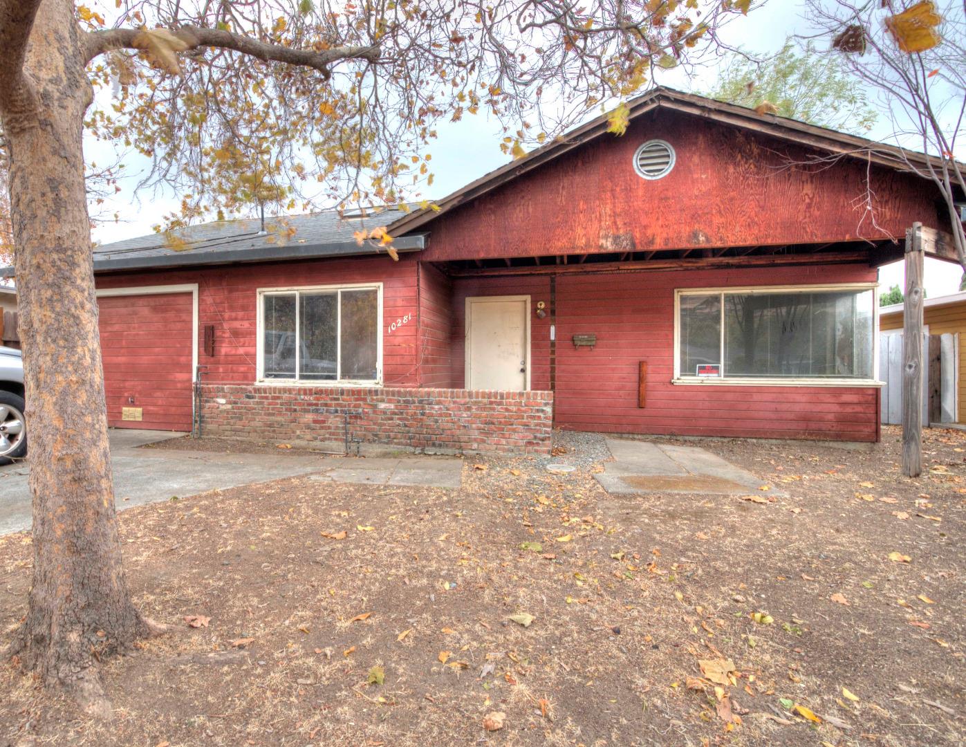 Detail Gallery Image 1 of 17 For 10281 Broadview Dr, San Jose,  CA 95127 - 4 Beds | 1/1 Baths