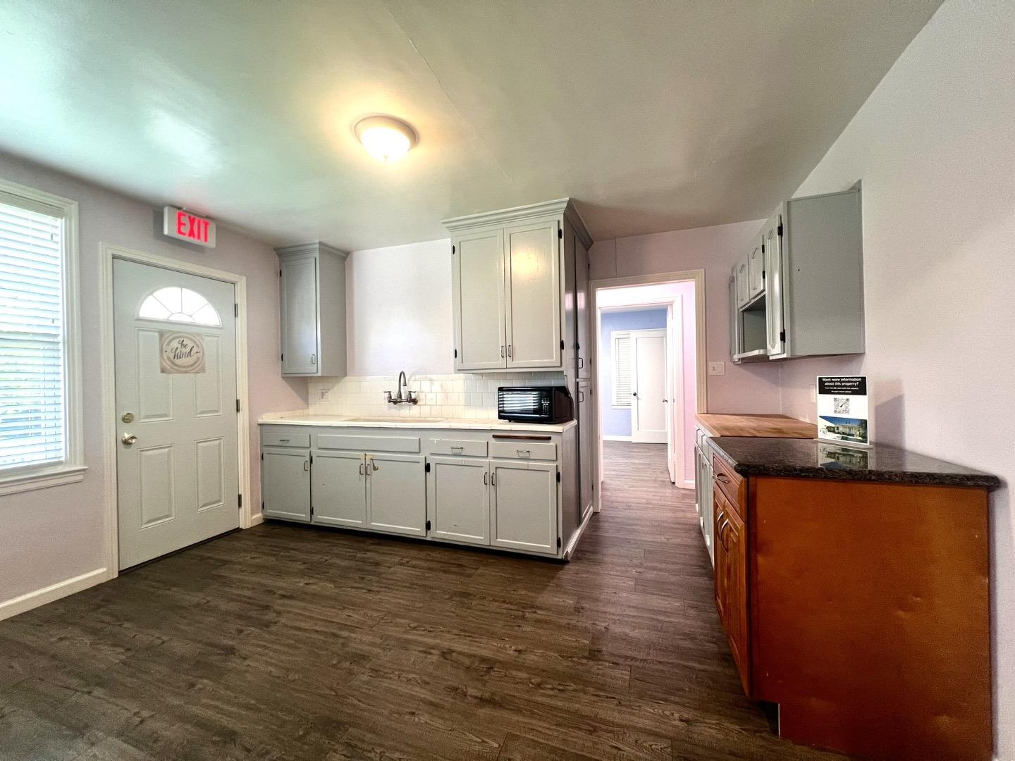 Detail Gallery Image 3 of 15 For 1518 Stafford St, Redwood City,  CA 94063 - 3 Beds | 1/1 Baths