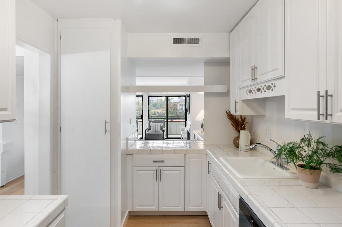 Detail Gallery Image 21 of 32 For 10 Scenic Way #318,  San Mateo,  CA 94403 - 2 Beds | 2 Baths