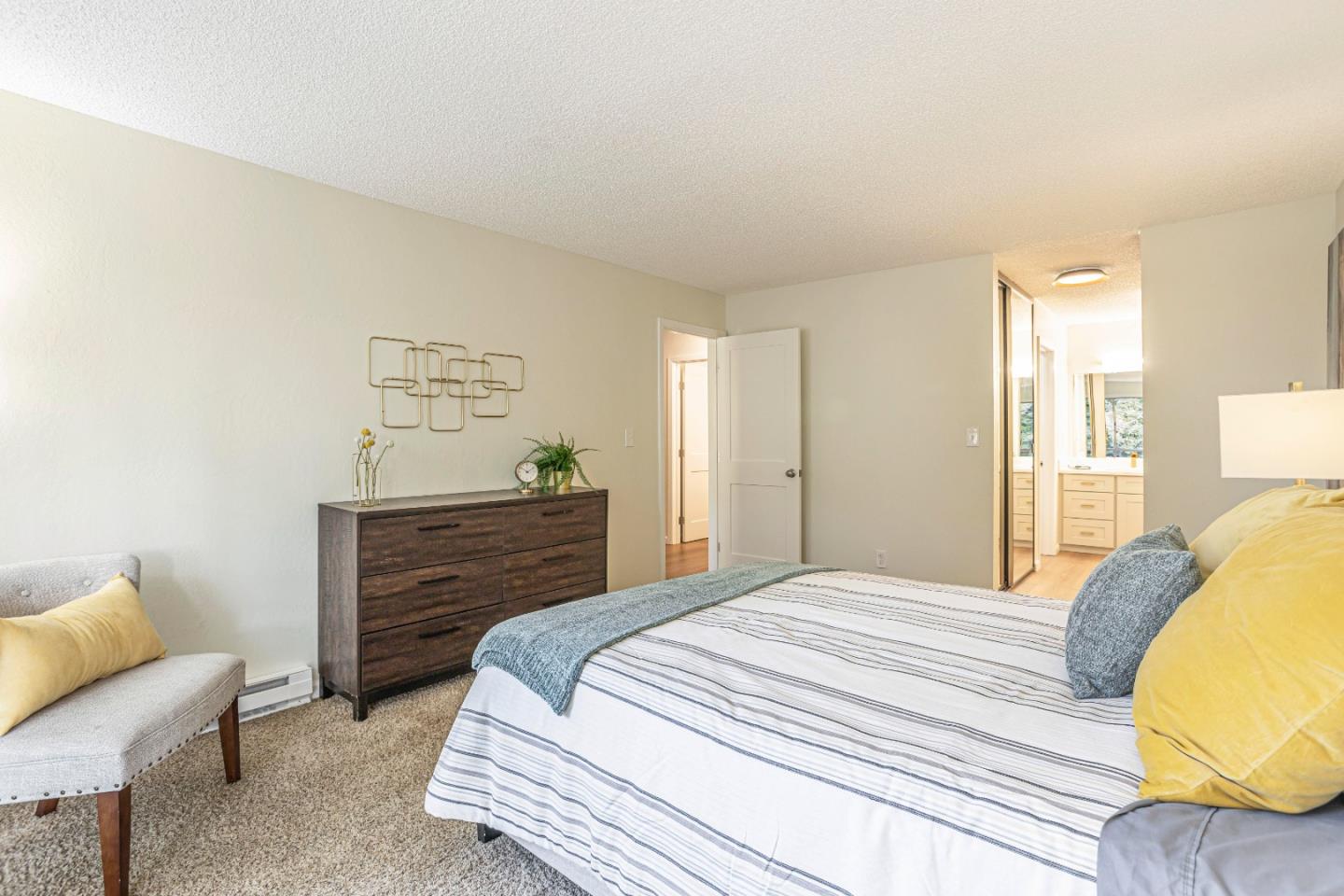 Detail Gallery Image 18 of 66 For 1033 Crestview Dr #309,  Mountain View,  CA 94040 - 2 Beds | 2 Baths