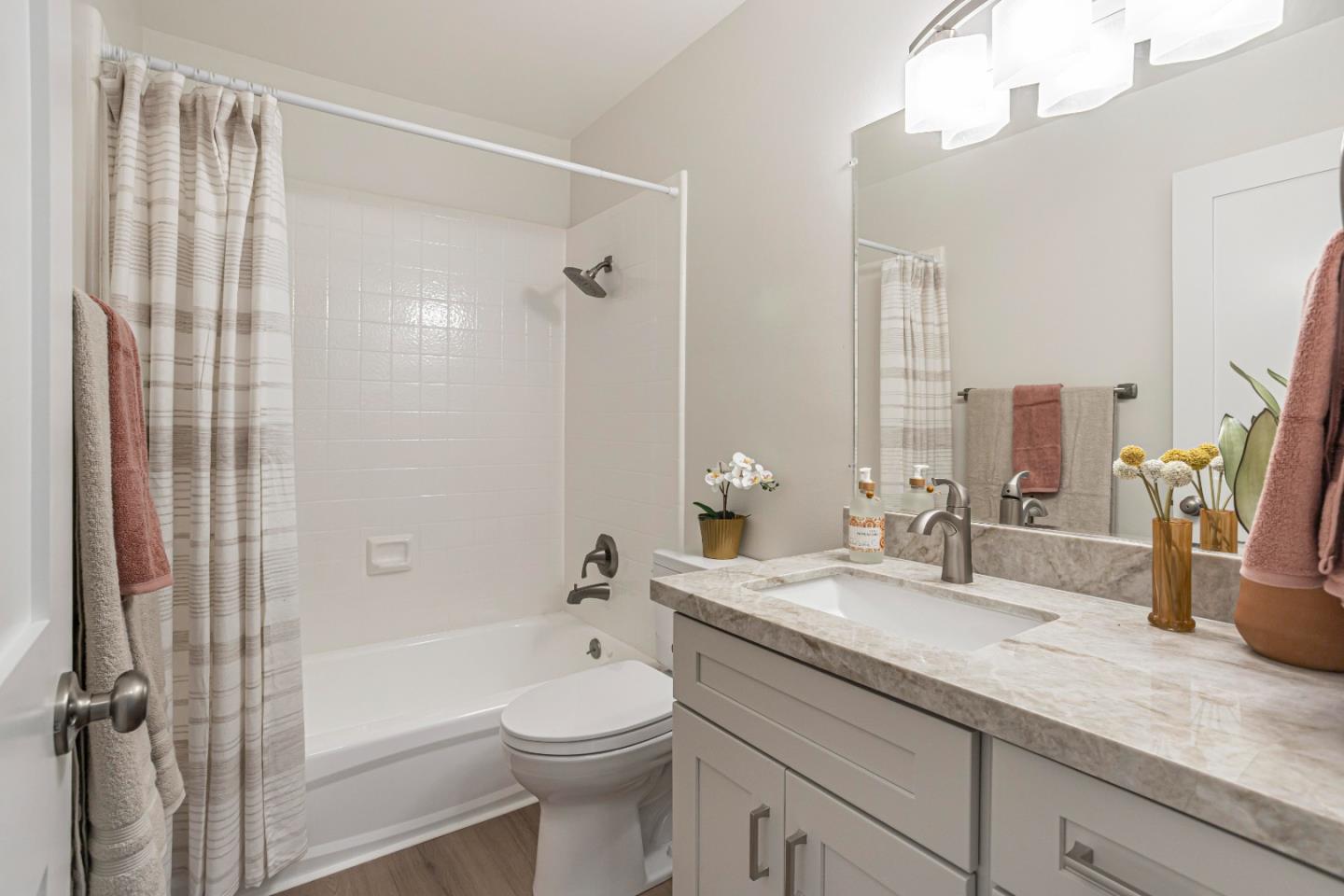 Detail Gallery Image 23 of 66 For 1033 Crestview Dr #309,  Mountain View,  CA 94040 - 2 Beds | 2 Baths