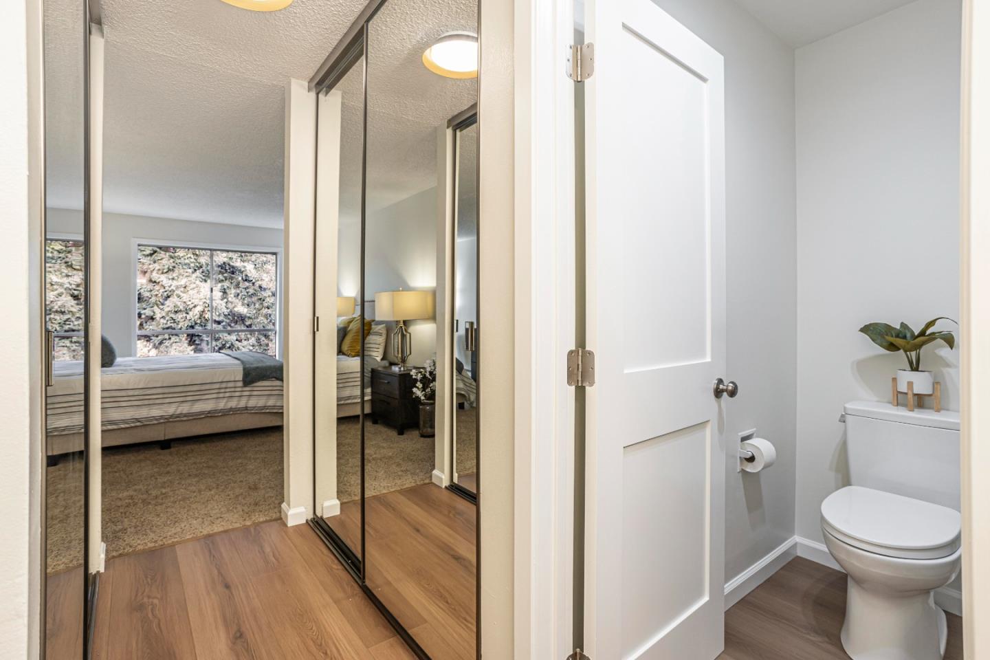 Detail Gallery Image 26 of 66 For 1033 Crestview Dr #309,  Mountain View,  CA 94040 - 2 Beds | 2 Baths