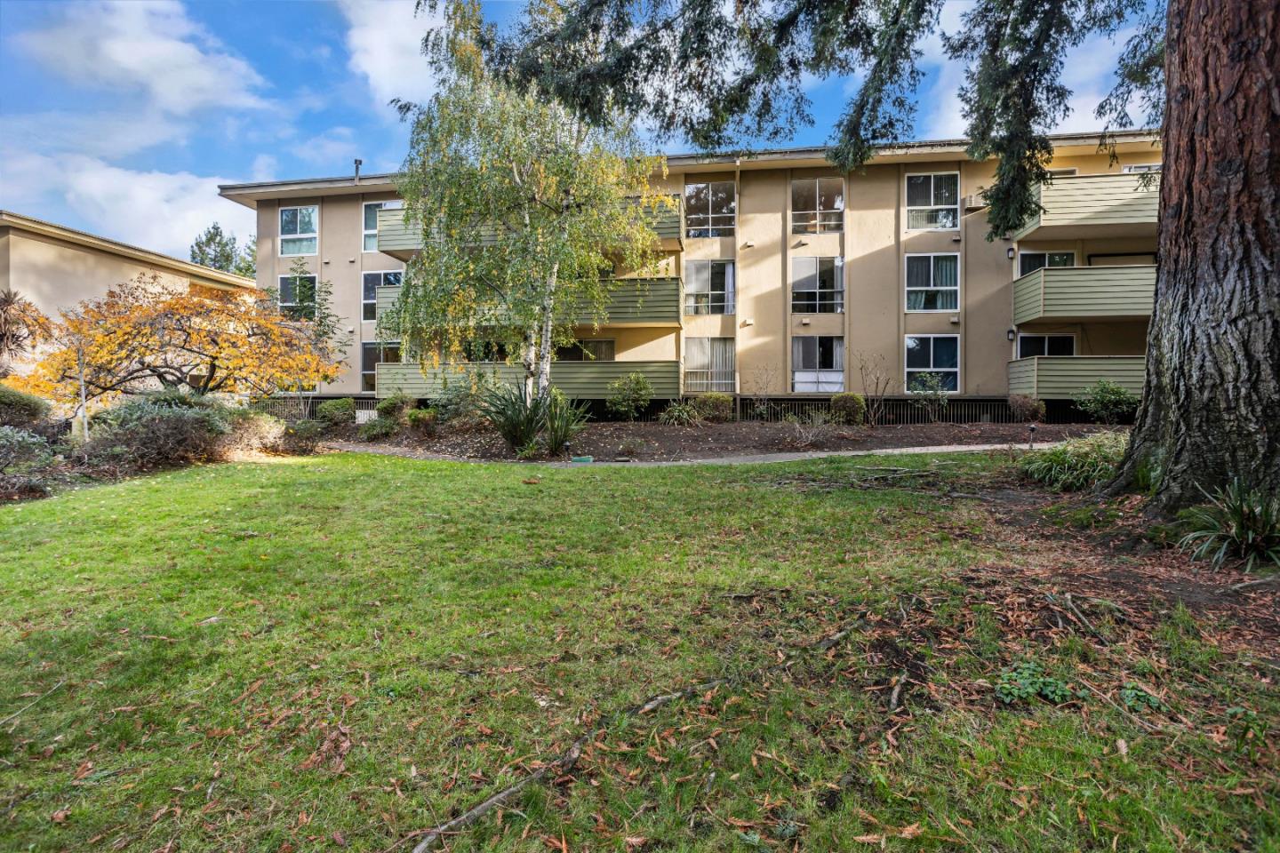 Detail Gallery Image 41 of 66 For 1033 Crestview Dr #309,  Mountain View,  CA 94040 - 2 Beds | 2 Baths