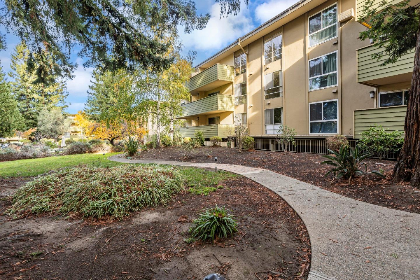 Detail Gallery Image 43 of 66 For 1033 Crestview Dr #309,  Mountain View,  CA 94040 - 2 Beds | 2 Baths