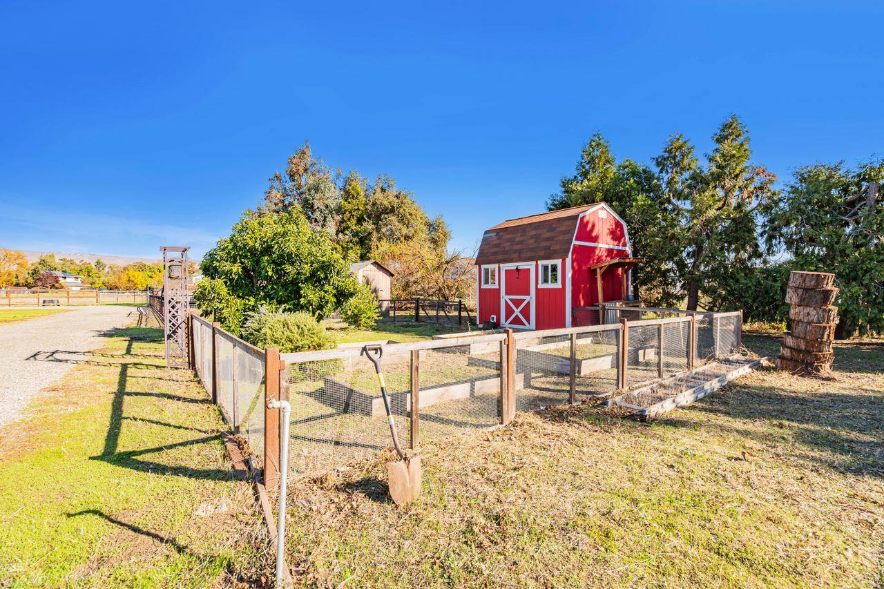 Detail Gallery Image 49 of 50 For 10040 Palm Ct, Morgan Hill,  CA 95037 - 5 Beds | 2/1 Baths