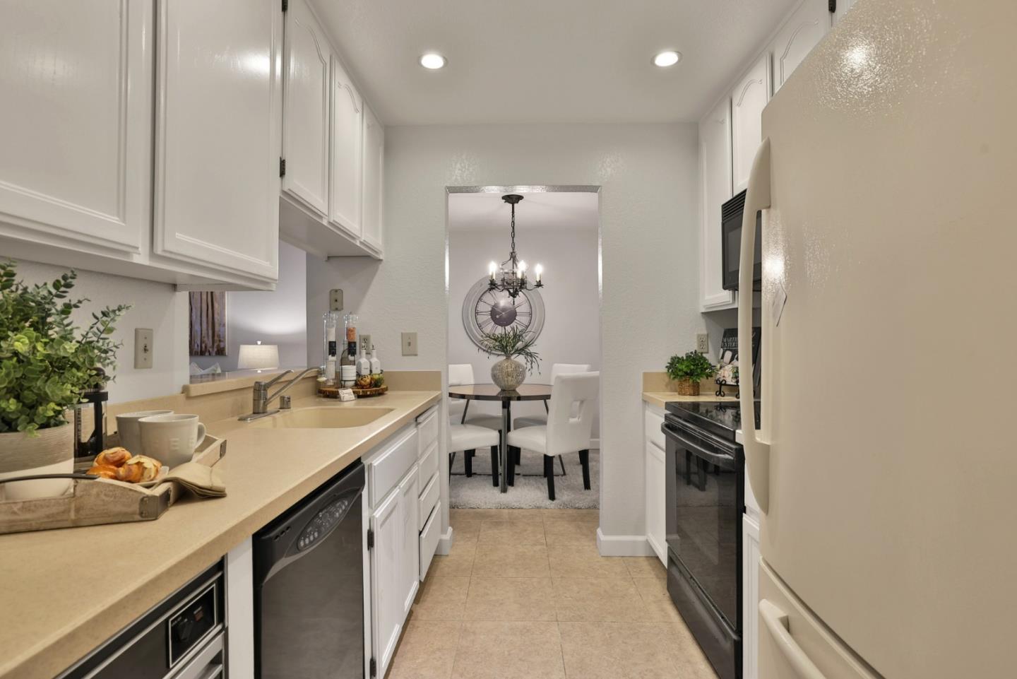 Detail Gallery Image 5 of 36 For 39997 Cedar Boulevard #147,  Newark,  CA 94560 - 2 Beds | 2 Baths