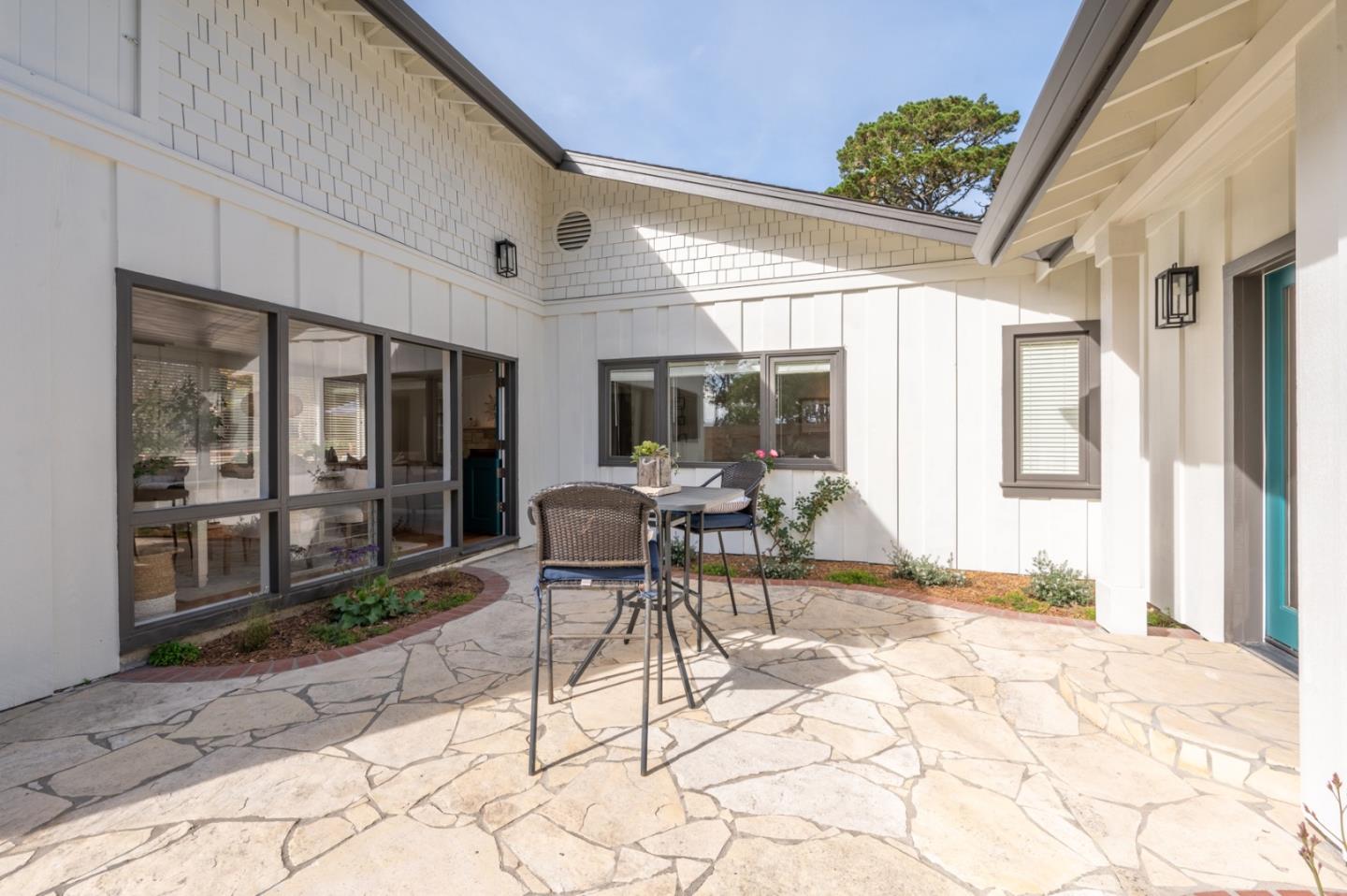 Detail Gallery Image 14 of 18 For 4181 Crest Crest Road, Pebble Beach,  CA 93953 - 3 Beds | 2 Baths