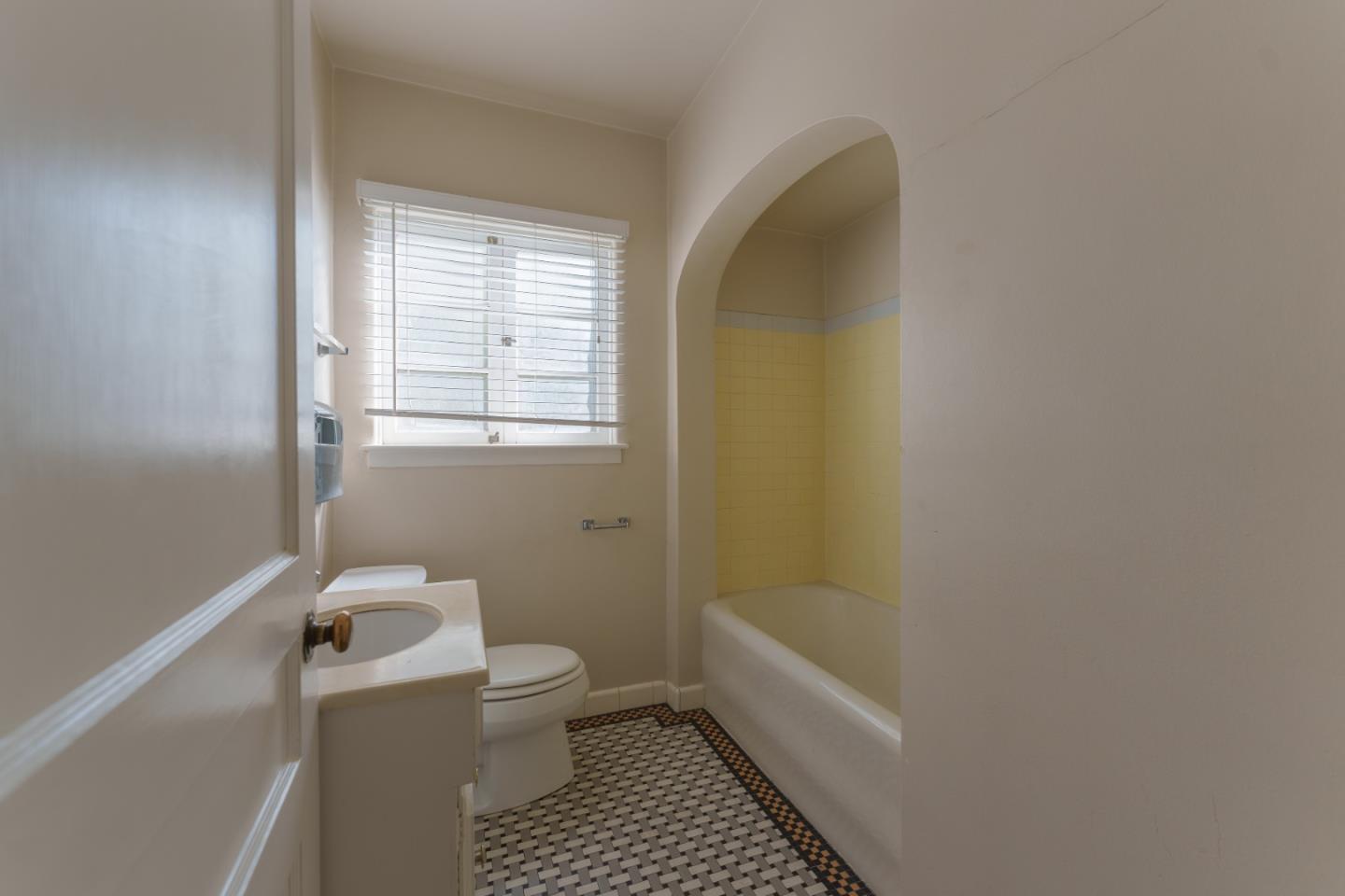 Detail Gallery Image 27 of 33 For 158 Central Ave, Salinas,  CA 93901 - – Beds | – Baths