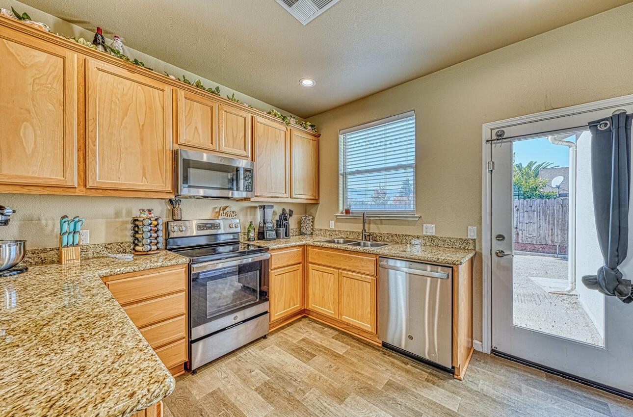 Detail Gallery Image 10 of 28 For 429 Liberty Ct, Soledad,  CA 93960 - 3 Beds | 2 Baths