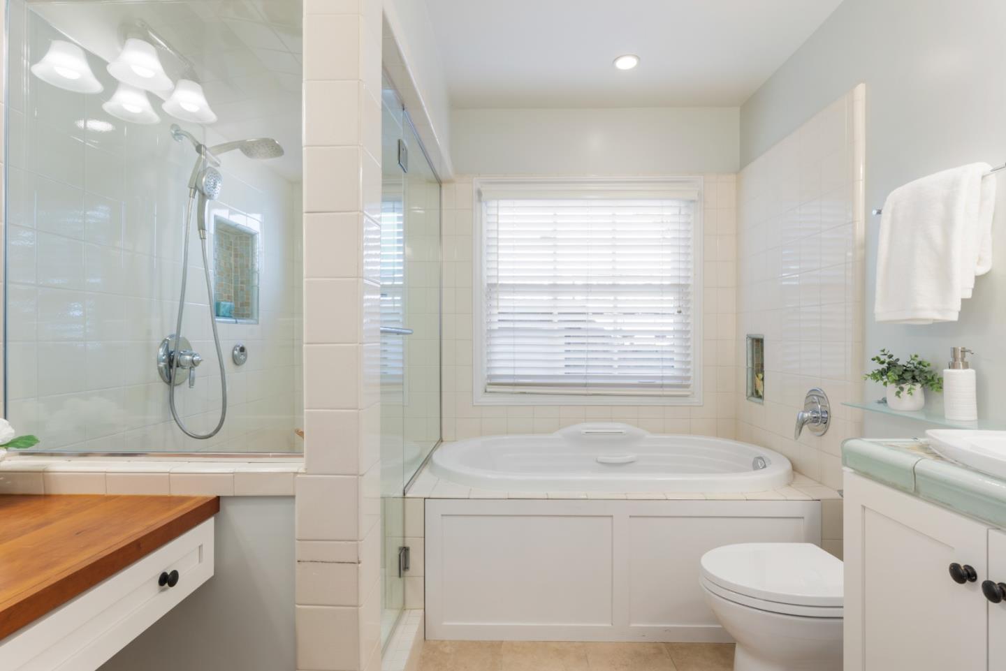 Detail Gallery Image 12 of 23 For 2466 Tasso St, Palo Alto,  CA 94301 - 2 Beds | 2 Baths