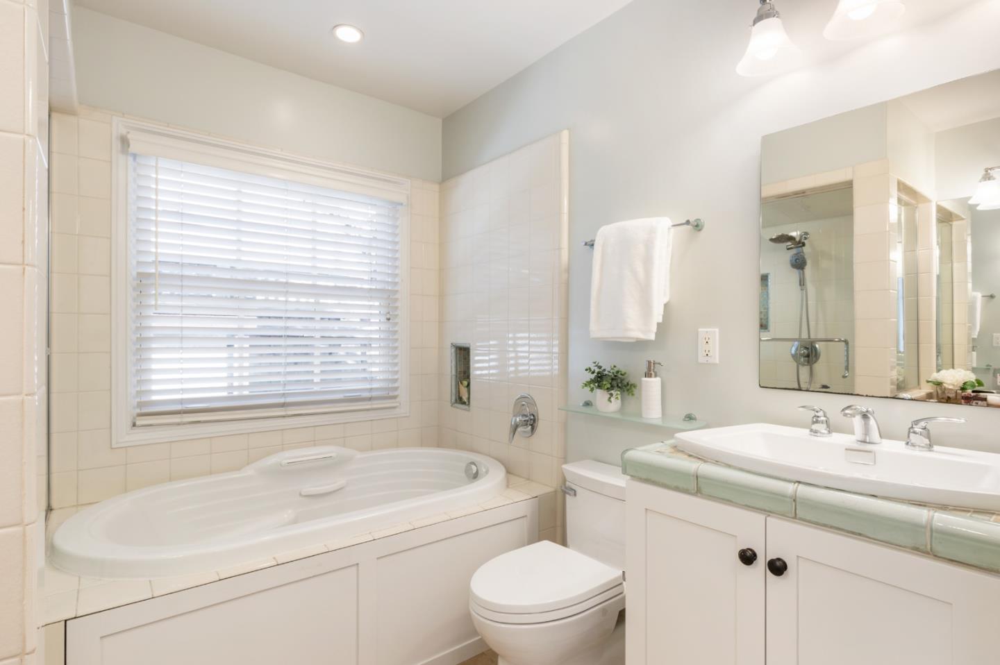 Detail Gallery Image 14 of 23 For 2466 Tasso St, Palo Alto,  CA 94301 - 2 Beds | 2 Baths