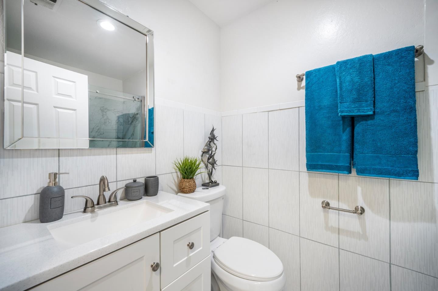 Detail Gallery Image 13 of 18 For 1806 Courtney Ave, San Jose,  CA 95122 - 2 Beds | 2 Baths