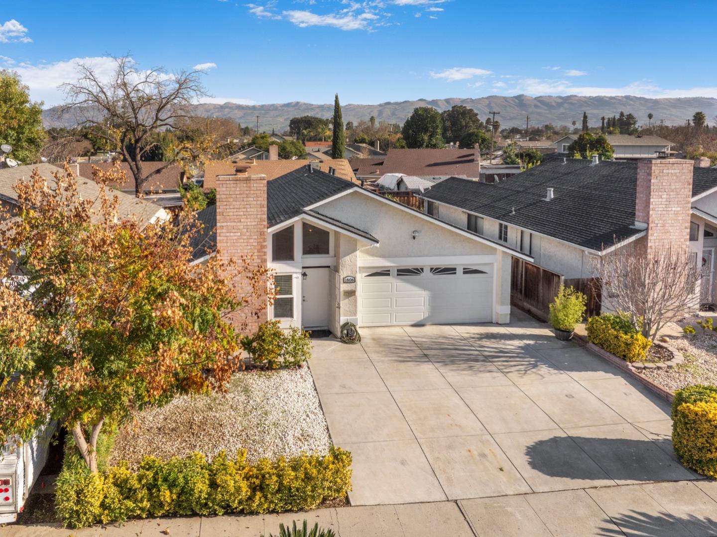 Detail Gallery Image 2 of 18 For 1806 Courtney Ave, San Jose,  CA 95122 - 2 Beds | 2 Baths