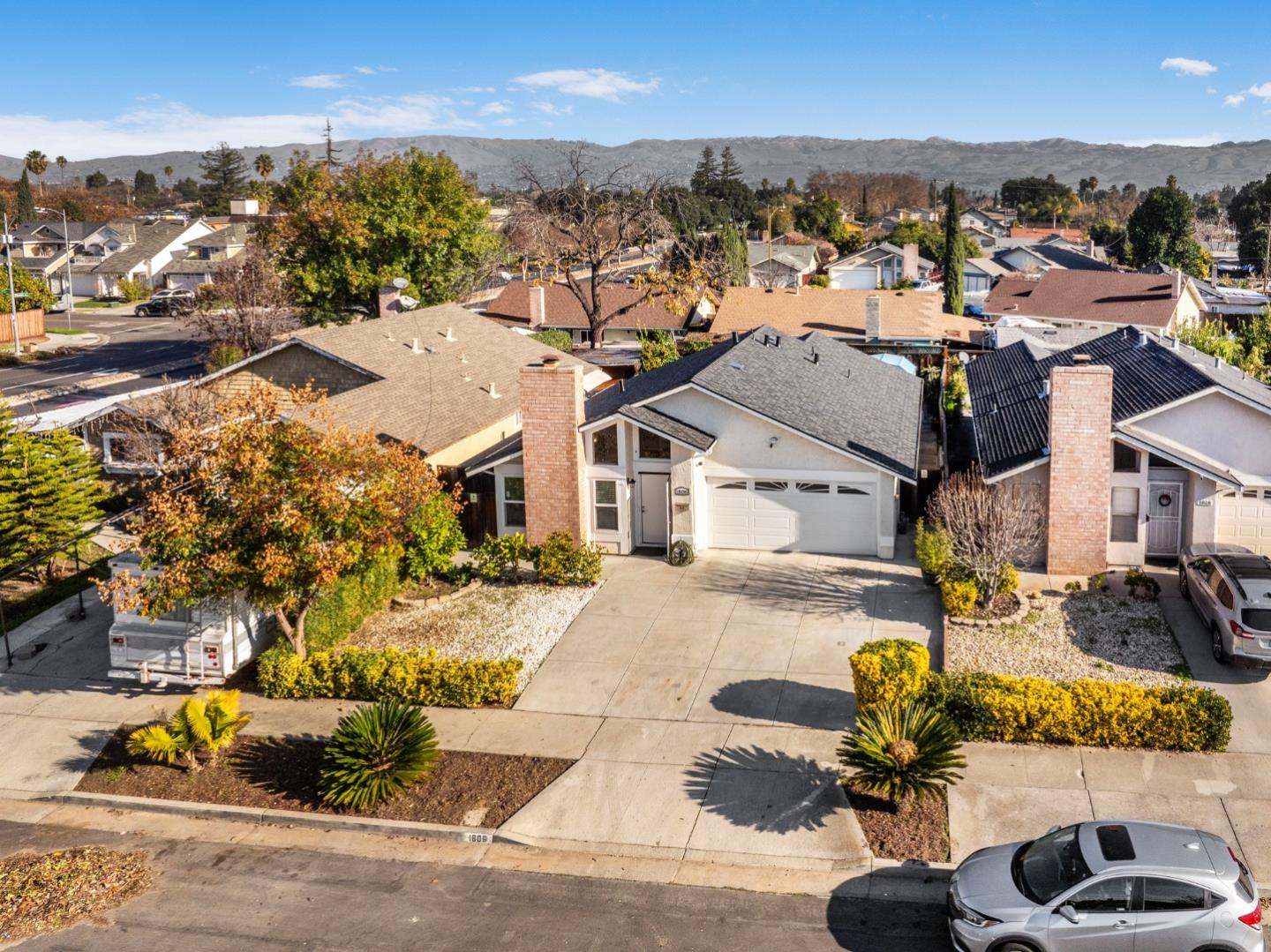 Detail Gallery Image 3 of 18 For 1806 Courtney Ave, San Jose,  CA 95122 - 2 Beds | 2 Baths