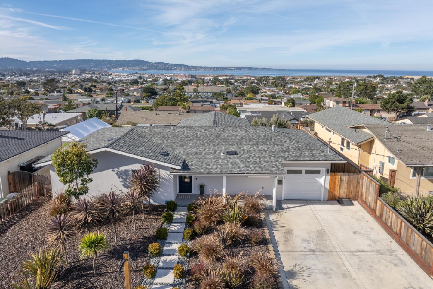 Detail Gallery Image 1 of 36 For 1931 Yosemite St, Seaside,  CA 93955 - 3 Beds | 2 Baths