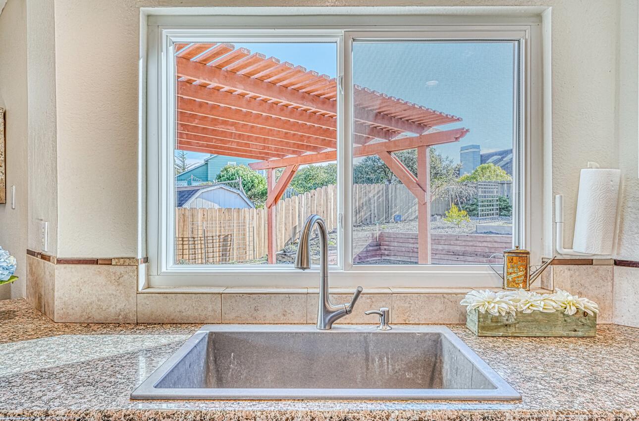 Detail Gallery Image 14 of 36 For 9760 Arrowleaf Trl, Salinas,  CA 93907 - 3 Beds | 2 Baths