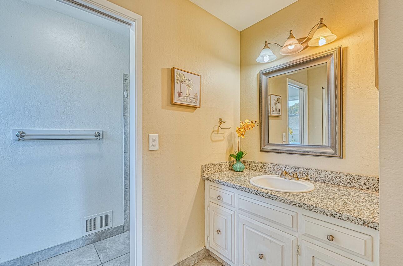 Detail Gallery Image 25 of 36 For 9760 Arrowleaf Trl, Salinas,  CA 93907 - 3 Beds | 2 Baths