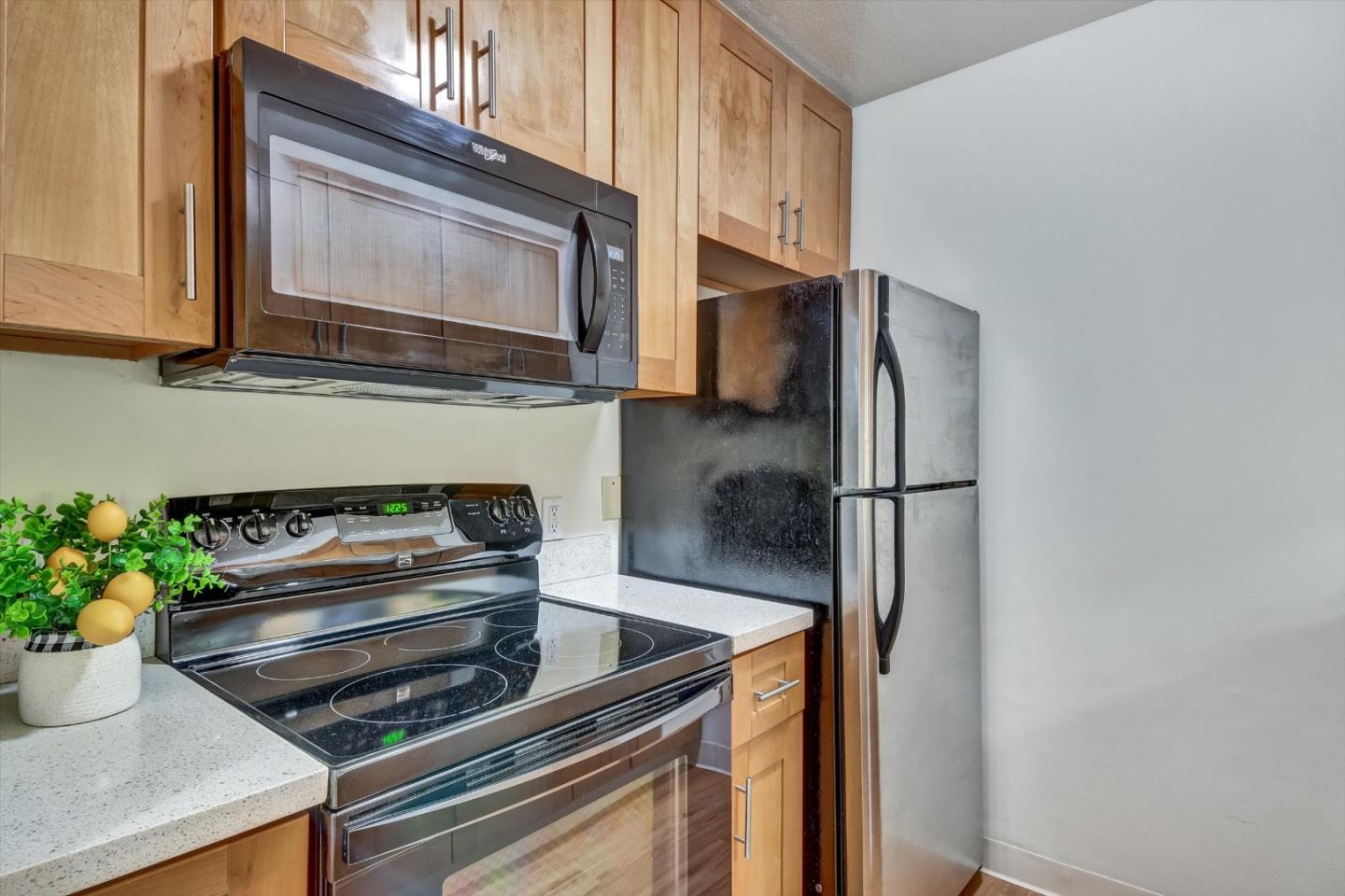 Detail Gallery Image 12 of 56 For 381 Half Moon Ln #106,  Daly City,  CA 94015 - 2 Beds | 1/1 Baths