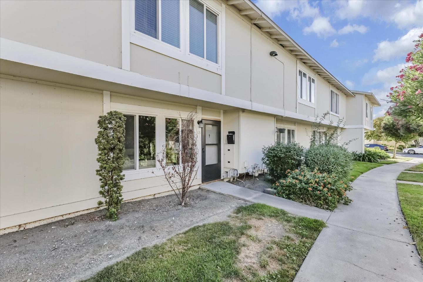 Detail Gallery Image 3 of 41 For 419 Don Seville Ct, San Jose,  CA 95123 - 3 Beds | 1/1 Baths