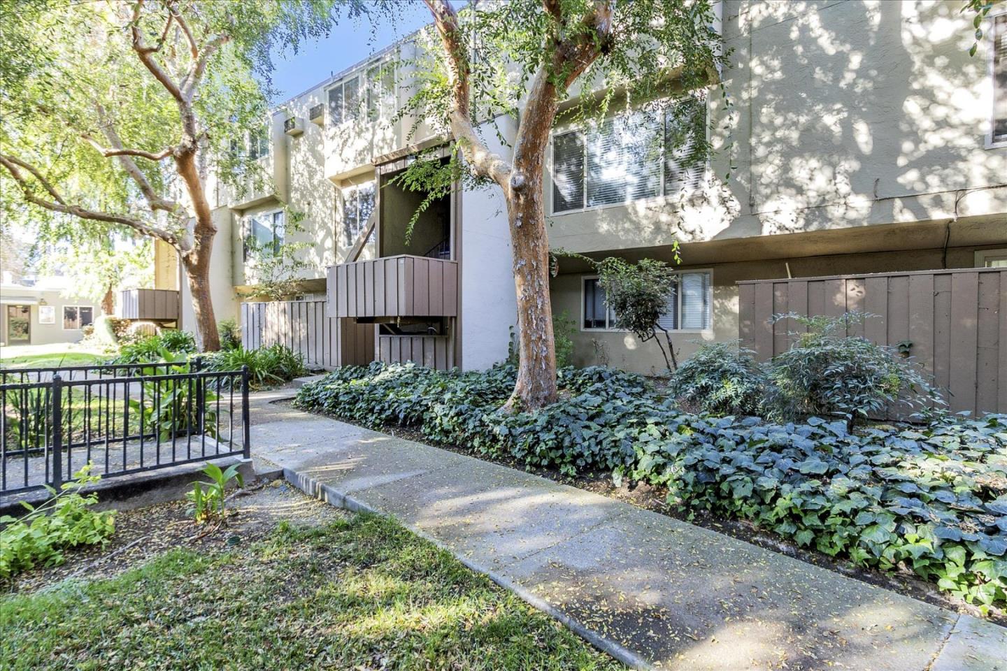 Detail Gallery Image 35 of 48 For 380 Auburn Way #21,  San Jose,  CA 95129 - 2 Beds | 1/1 Baths