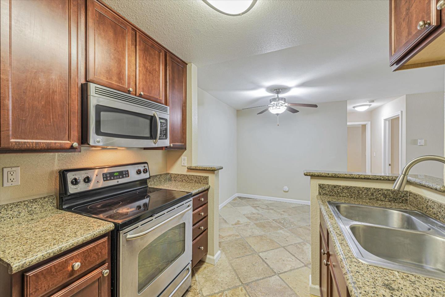 Detail Gallery Image 1 of 1 For 828 Catkin Ct, San Jose,  CA 95128 - 2 Beds | 2 Baths