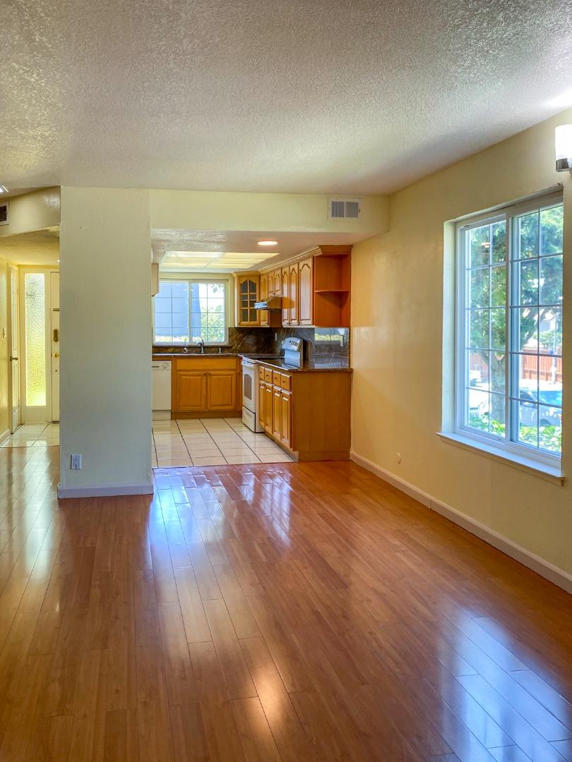 Detail Gallery Image 3 of 7 For 3388 Landess Ave a,  San Jose,  CA 95132 - 3 Beds | 1/1 Baths