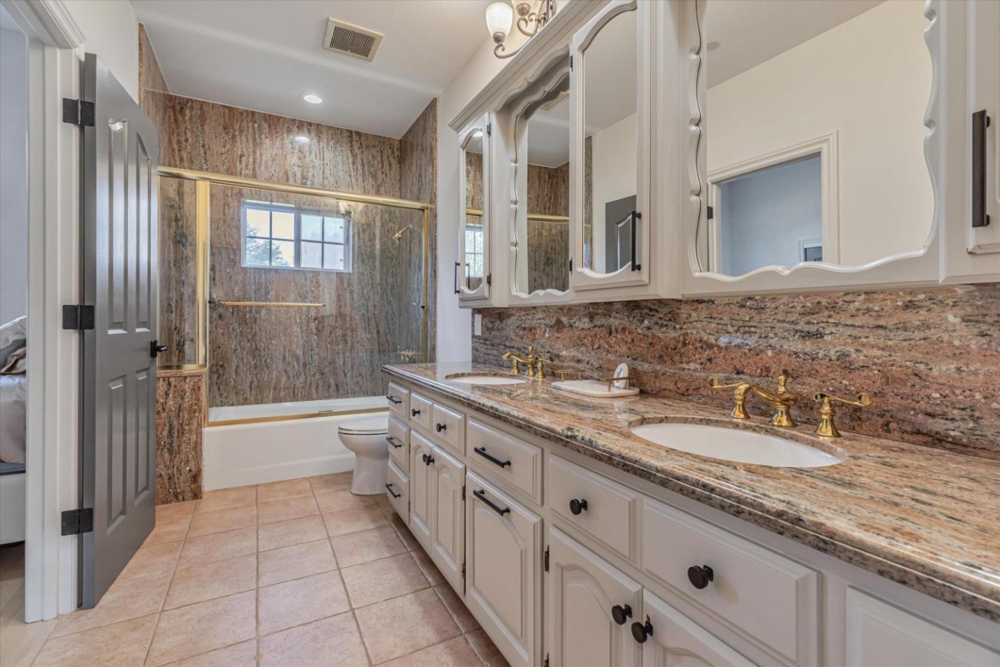 Detail Gallery Image 43 of 76 For 11462 Heritage Manor Pl, Gilroy,  CA 95020 - 4 Beds | 3/1 Baths